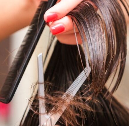 Cutting your hair at full moon, a good idea or a popular myth?