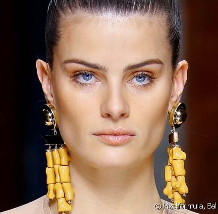 How to create the high ponytail from the Balmain fashion show?