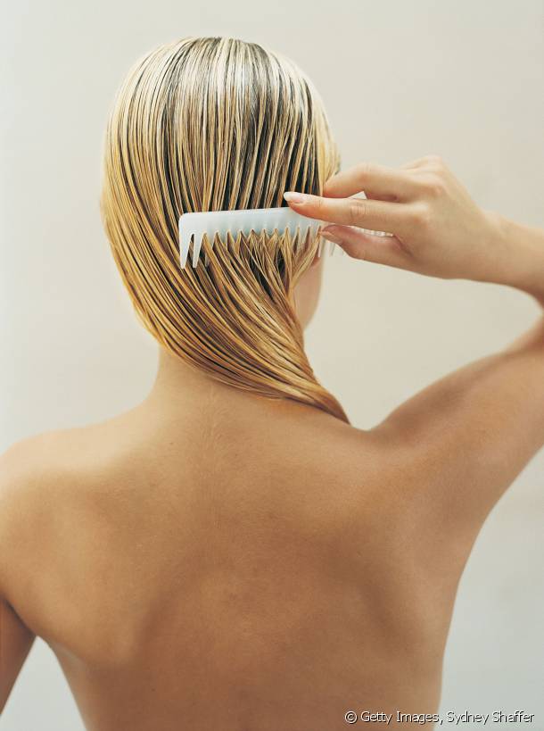 12581-start-by-perfectly-detangling-your-hair-article_media_block-1.jpg 12581-start-by-perfectly-detangling-your-hair-article_media_block-1.jpg