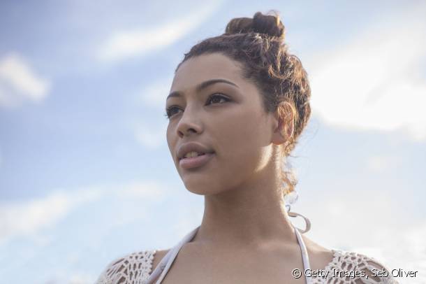 12631-go-for-a-top-knot-for-a-quick-and-ultra-article_media_block-1.jpg 12631-go-for-a-top-knot-for-a-quick-and-ultra-article_media_block-1.jpg