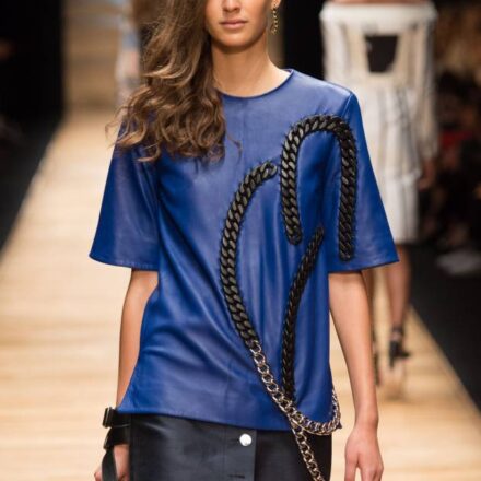 How to create the side-swept hairstyle from the Guy Laroche fashion show?