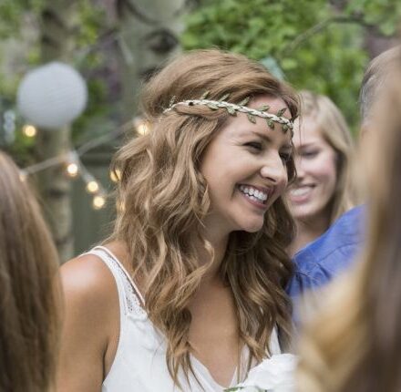 Wedding hairstyle: how to wear a headband?