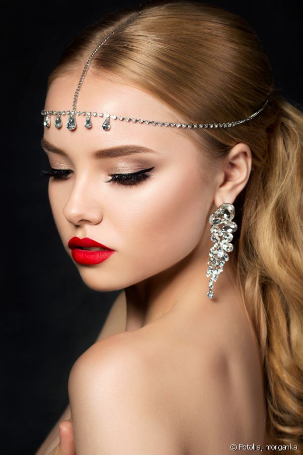 14400-an-easy-hairstyle-for-an-a-lister-look-article_media_block-2.jpg 14400-an-easy-hairstyle-for-an-a-lister-look-article_media_block-2.jpg