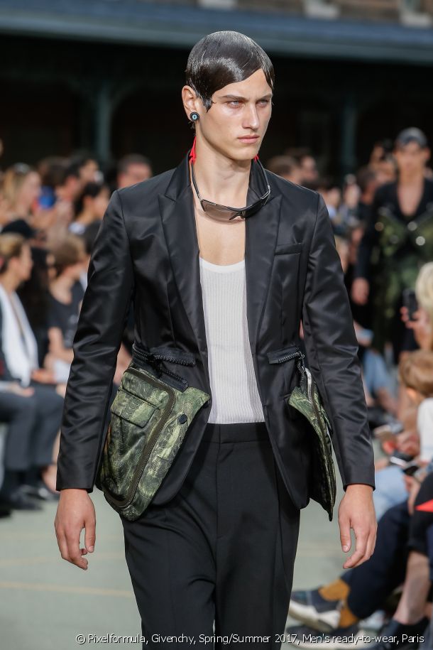 14599-slicked-back-locks-at-the-givenchy-sprin-article_media_block-1.jpg 14599-slicked-back-locks-at-the-givenchy-sprin-article_media_block-1.jpg