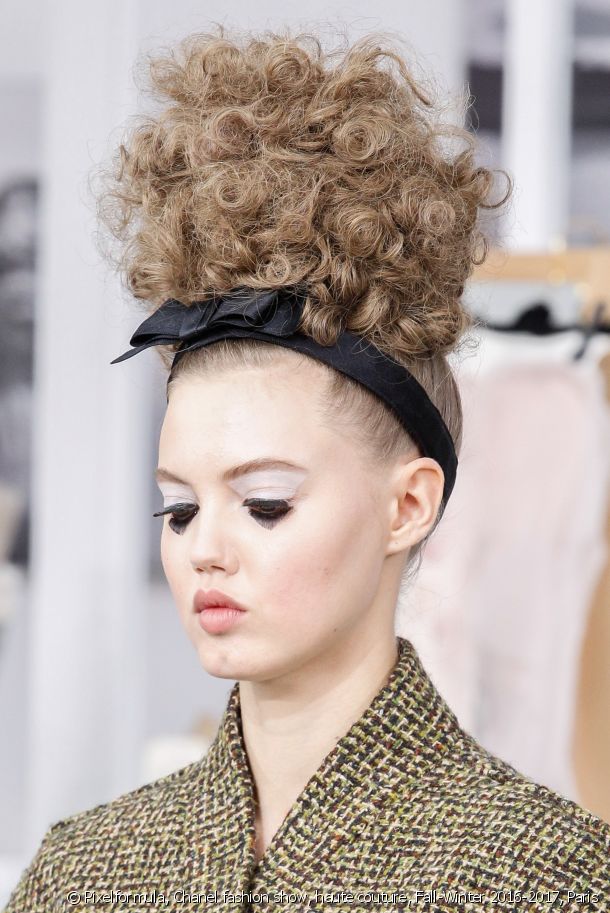 14644-top-knot-and-bow-headband-for-the-chanel-article_media_block-2.jpg