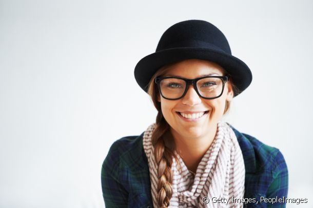 14745-a-felt-hat-worn-with-a-classic-braid-article_media_block-1.jpg 14745-a-felt-hat-worn-with-a-classic-braid-article_media_block-1.jpg