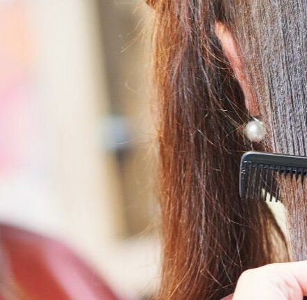 Having your split ends trimmed: are you in favour of or against dusting?