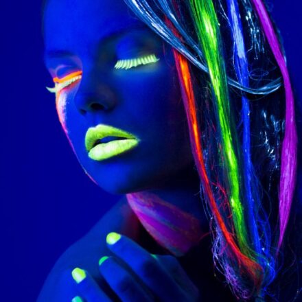 Hair colouring: fluorescent glow-in-the-dark locks