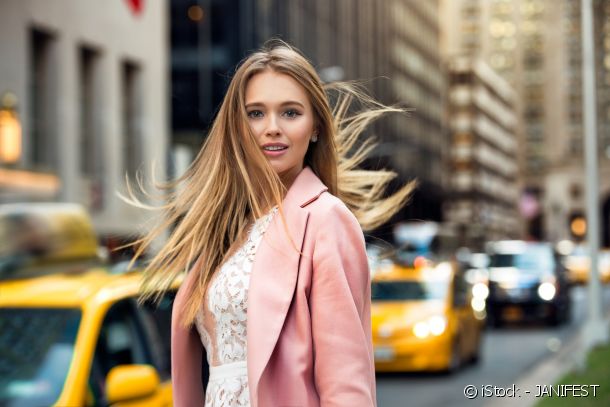 15879-flawless-sleek-blow-drying-article_media_block-2.jpg 15879-flawless-sleek-blow-drying-article_media_block-2.jpg