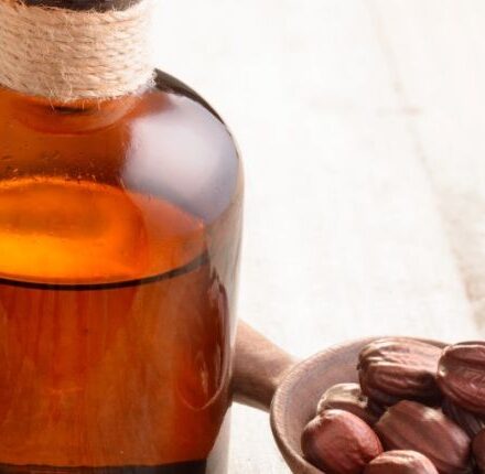 Views on jojoba oil from aromatologist Catherine Gilette