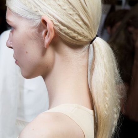 How do you do a crimped ponytail?