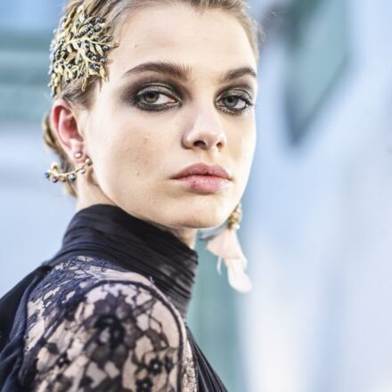 Is the brooch the new must-have hair accessory?