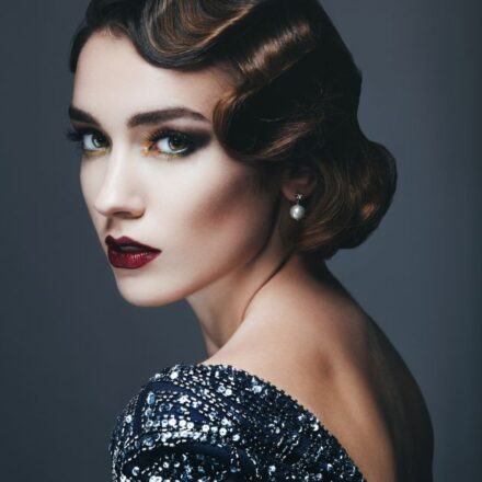 How to do finger waves for glamorous vintage style