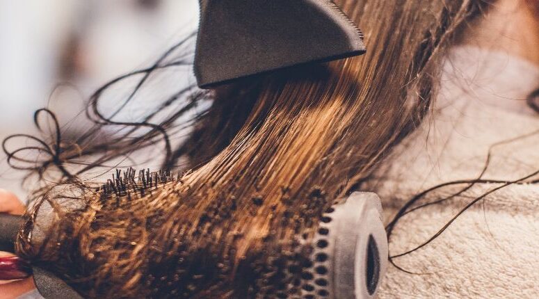 Styling accessories: the 6 essential items for your hair
