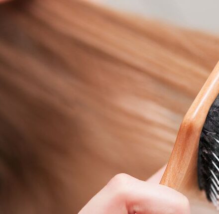 Choosing a flat hair brush