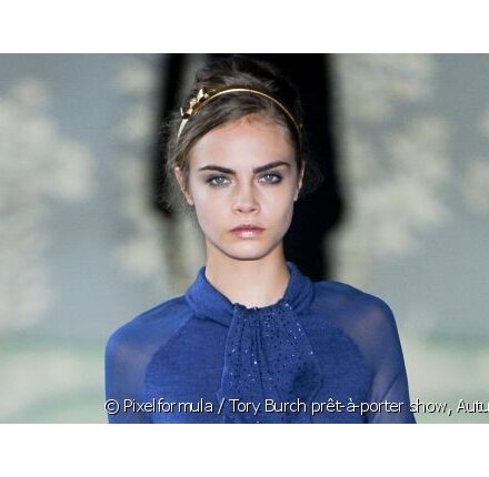 Seen on the catwalk: the bow headband