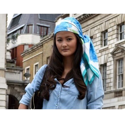 Streetstyle: Styling you hair with a headscarf
