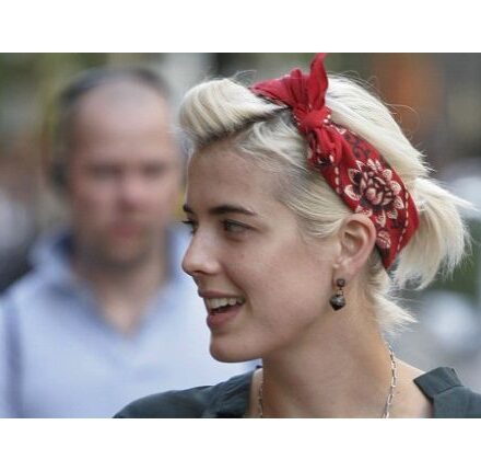 Hair accessories: the bandana is back