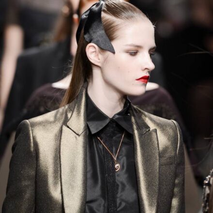 Spotted on the catwalks: the satin ribbon