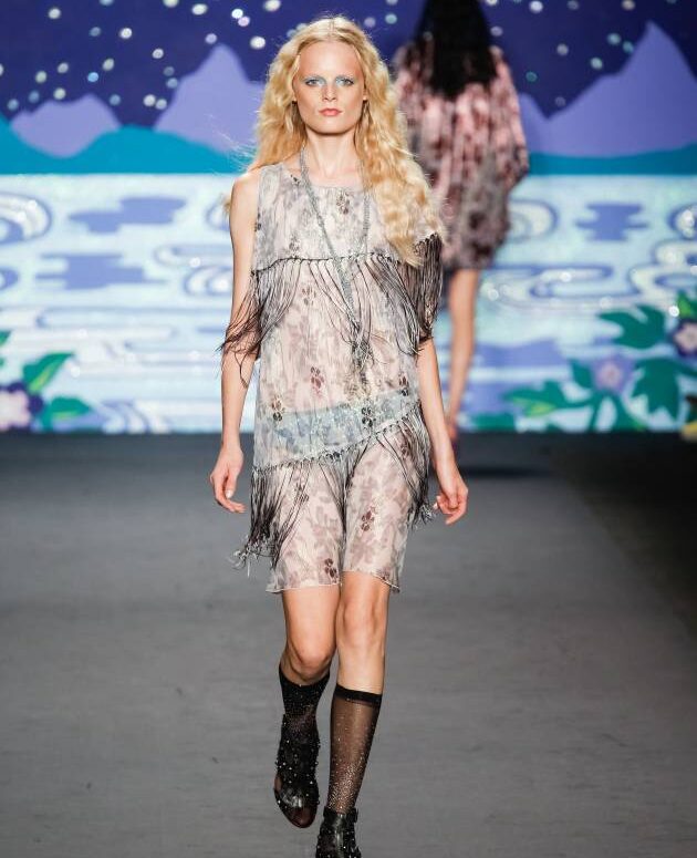 How to create surfer-girl waves