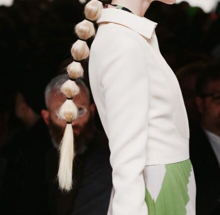 The must-have bubble ponytail