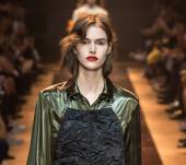 Rock hairstyle: dishevelled hair from the Nina Ricci fashion show