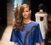 How to create the side-swept hairstyle from the Guy Laroche fashion show?