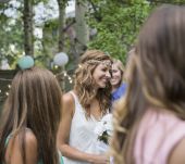 Wedding hairstyle: how to wear a headband?