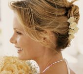 Wedding hairstyles: 3 chignon ideas for long hair