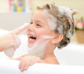 Children: how often should you wash their hair?