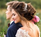 Wedding hair: the ideal emergency styling kit for your big day!