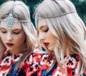 Hair jewellery: 3 hairstyles to inspire you