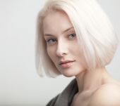 5 reasons why you should go for ice blonde in 2018