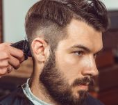 Men: 5 (good) reasons not to cut your hair yourself