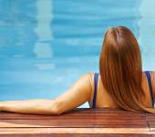 Protect your hair from chlorine