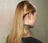 The wet-look half-ponytail