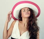 How to style your hair when wearing a hat