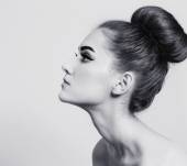How to keep your chignon in place all day long