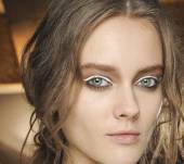 How to create a messy ponytail