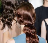 The no-hair-tie ponytail spotted on the runway